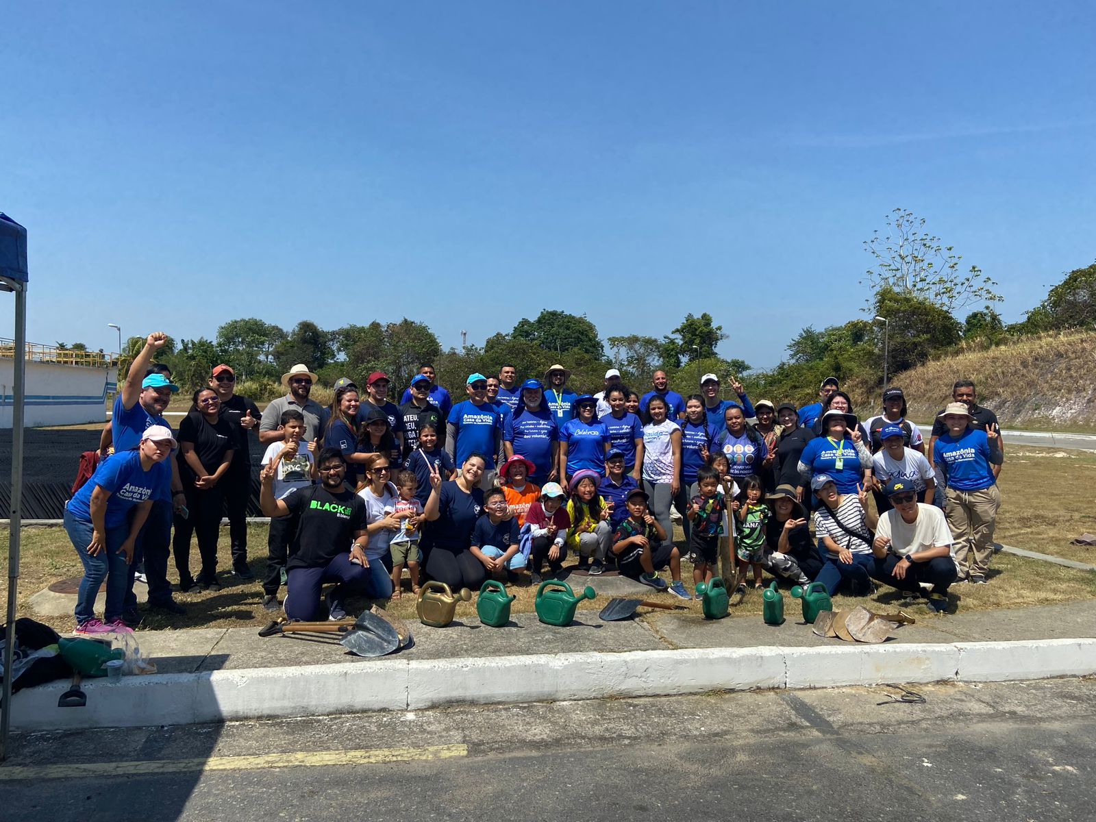 Ação voluntária promove plantio de 120 mudas no Dia da Árvore, em Manaus